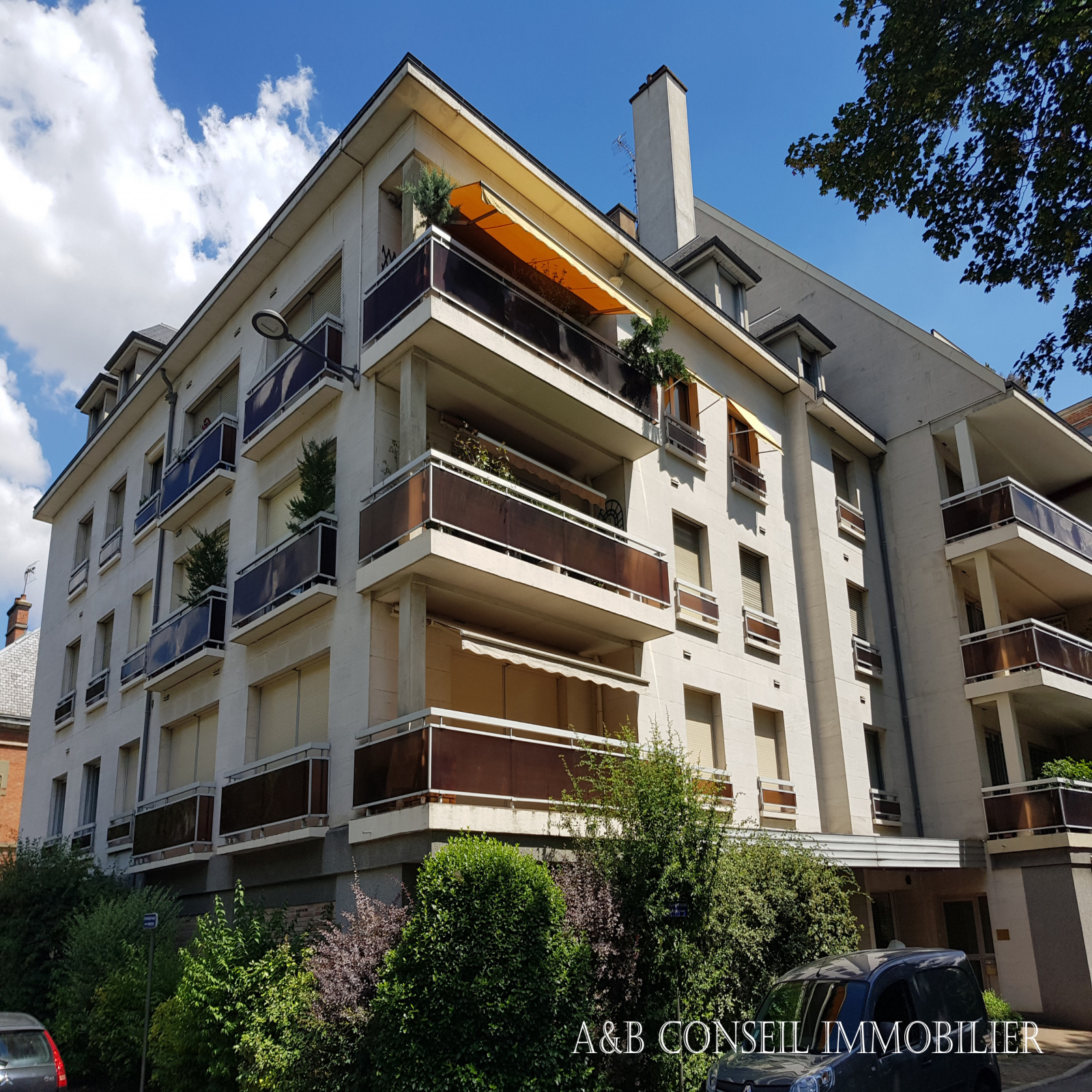 Vente Hyper Centre, Appartement Avec Garage Et Terrasses.